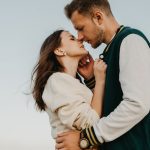 Amigos virtuales para solteros en la era digital